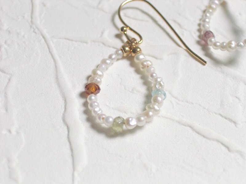 Mini Pearl and Gemstone Hook Earrings - ต่างหู - วัสดุอื่นๆ ขาว