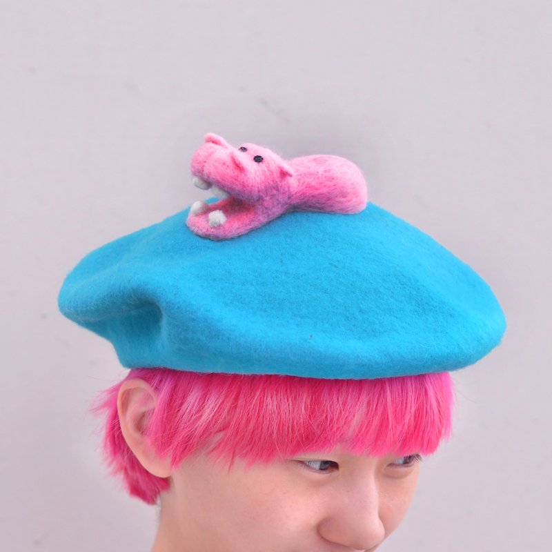 zoozone series, "Please throw food in the pool Hippo monarch" hand-needle felting wool beret - หมวก - ขนแกะ สีน้ำเงิน