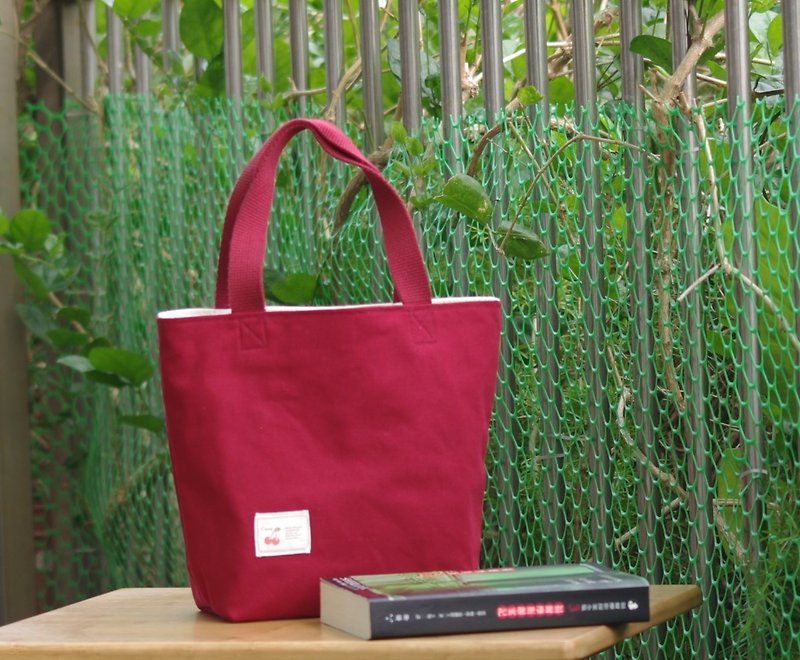 The tote bag runs around medium burgundy - กระเป๋าถือ - ผ้าฝ้าย/ผ้าลินิน สีแดง