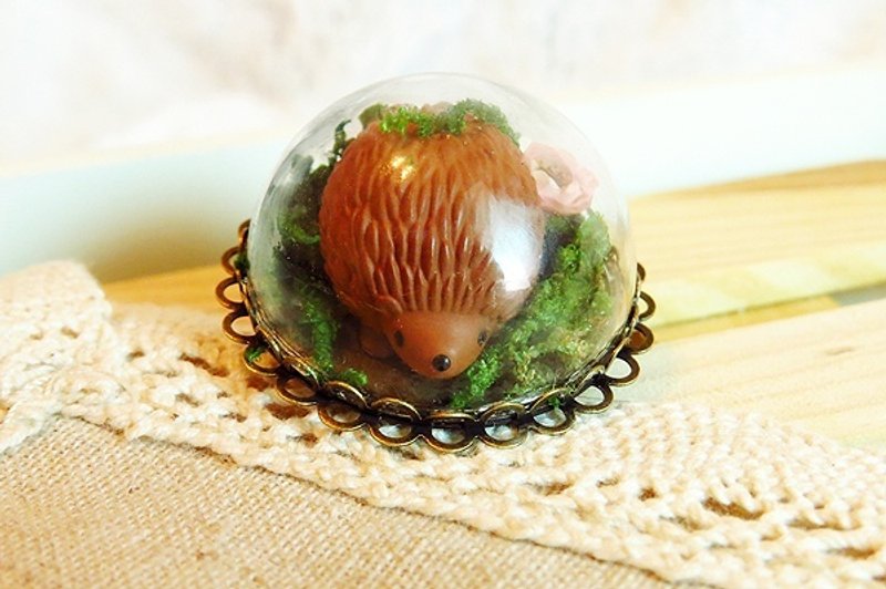 Hedgehog} {Mori の situation stereoscopic glass ball hedgehog Ring - แหวนทั่วไป - แก้ว สีกากี