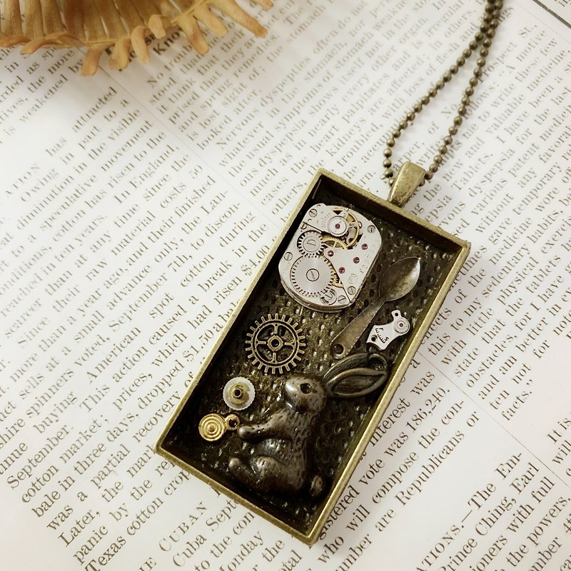 Miniature museum-Rabbit - Necklaces - Other Metals Gold
