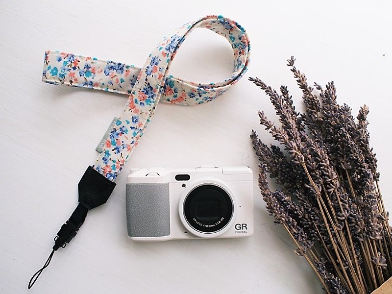 hairmo. Blue floral single camera strap hanging / phone with / ID band (hole) - Cameras - Paper Blue