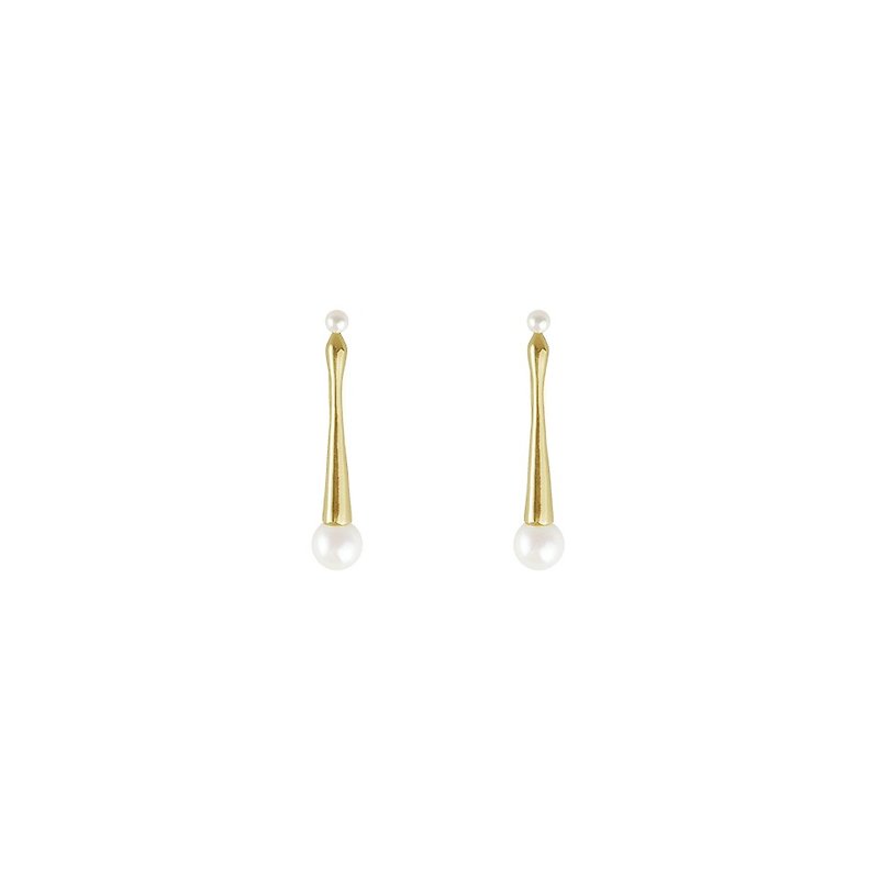 Elegance pearl earrings DAAT EARRINGS - ต่างหู - เครื่องเพชรพลอย สีทอง