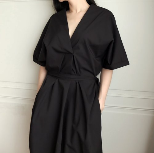 ブラックは着物スタイルVネックロングドレスベルト付き