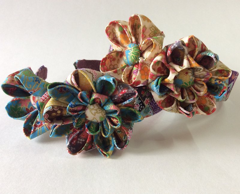 Kanzashi fabric flower headband hair accessories - เครื่องประดับผม - วัสดุอื่นๆ หลากหลายสี
