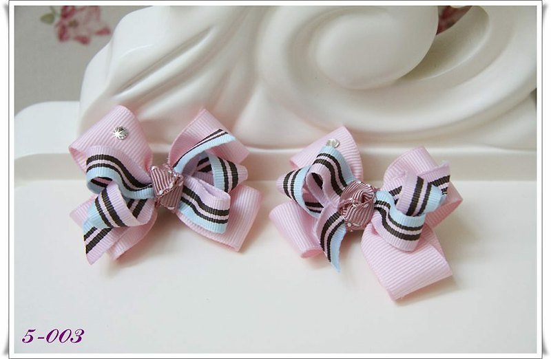 Sweet striped bow hair tress/hairpin - Bibs - Other Materials 