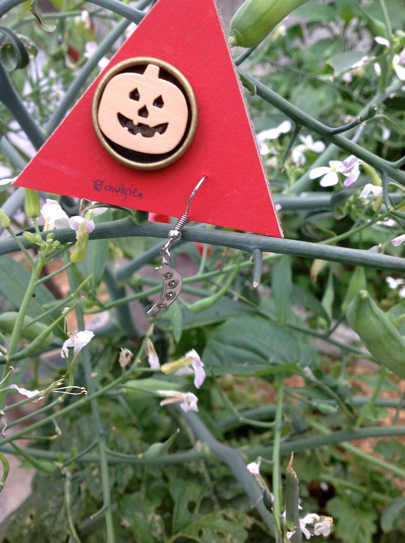 ● earrings smiling pumpkin and its seeds are - ต่างหู - ไม้ สีเหลือง