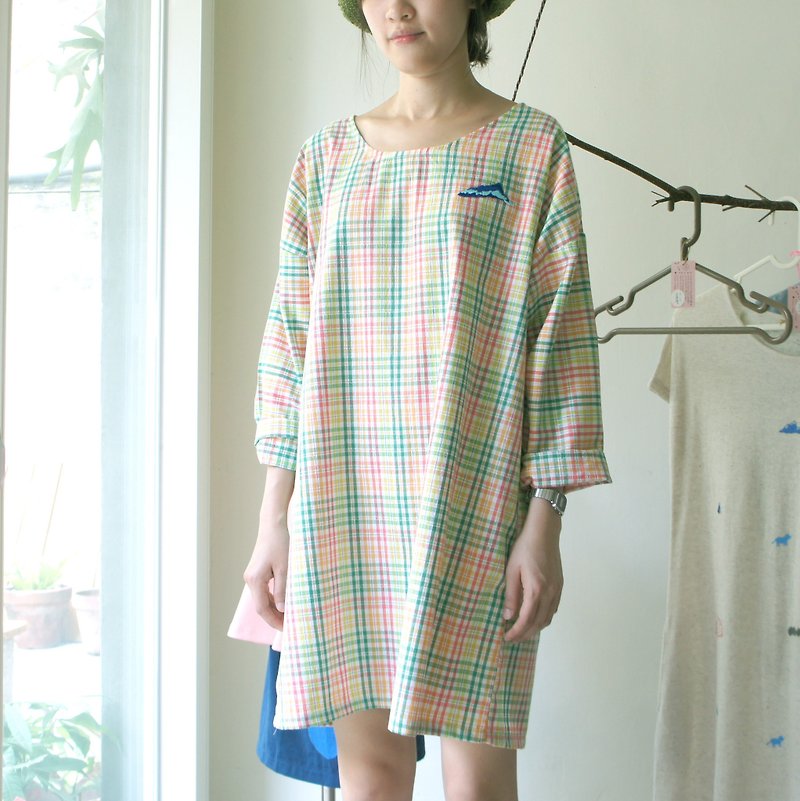 Pretty cotton Plaid / Blue Mountains embroidery round neck dress comfortably wide long version - One Piece Dresses - Thread Multicolor