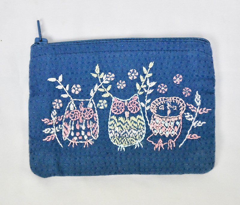Embroidery purse / face wrapped blue and gray owl _ _ fair trade - กระเป๋าใส่เหรียญ - วัสดุอื่นๆ สีน้ำเงิน