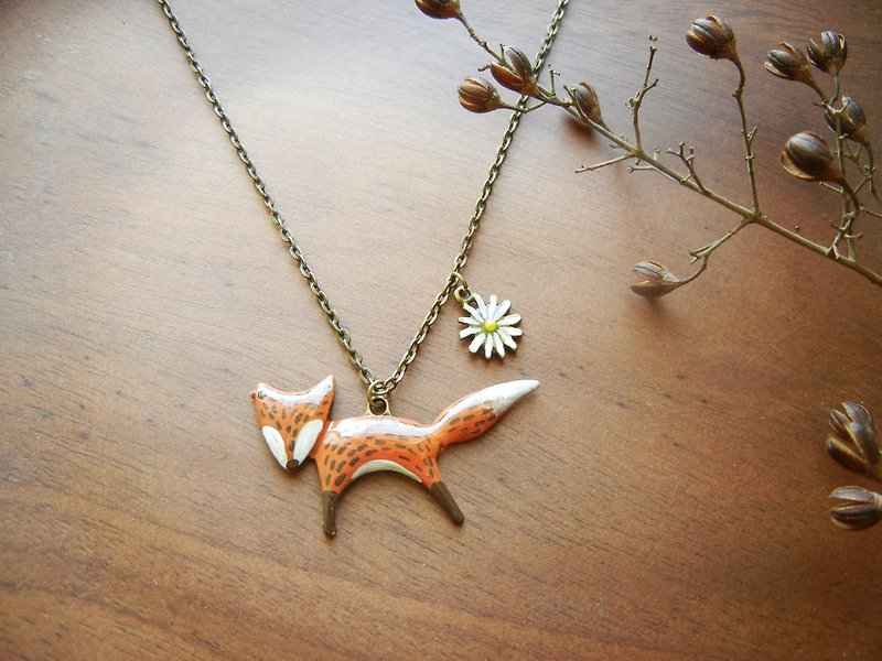*coucoubird*Hand-painted little fox necklace - สร้อยคอ - วัสดุอื่นๆ สีส้ม