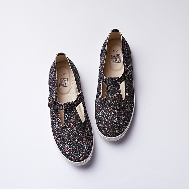 [hanamikoji shoes] Comfortable Casual Flat Shoes Mary Janes Shoes  Floral Black - รองเท้าลำลองผู้หญิง - วัสดุอื่นๆ สีดำ