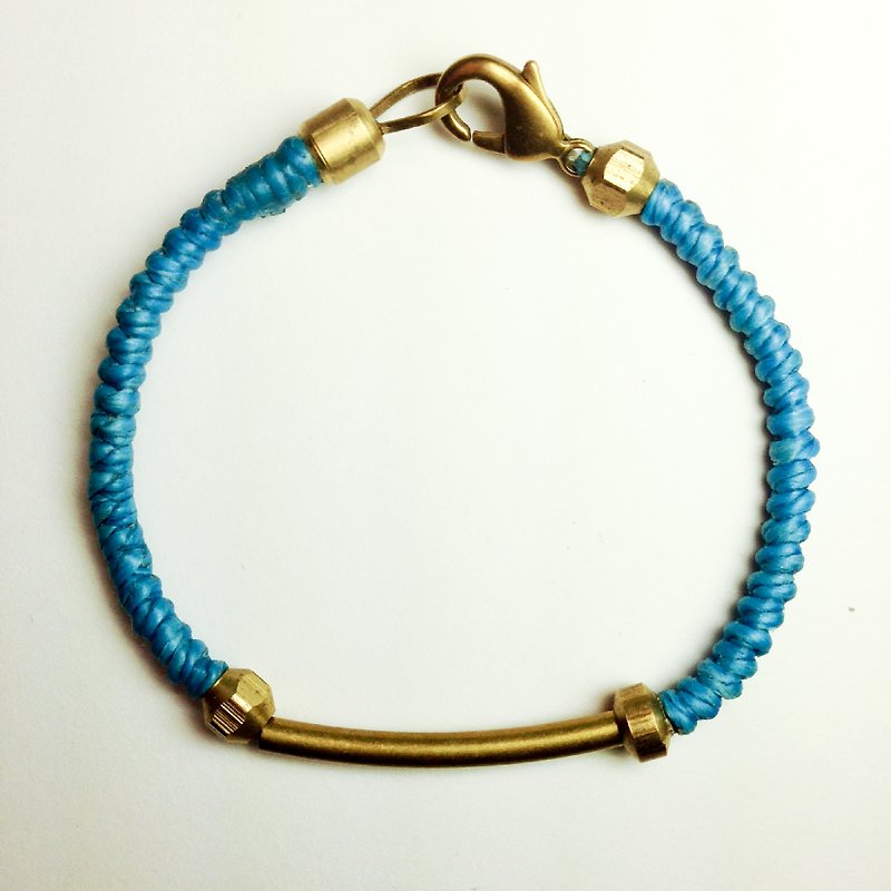 Azure Bay (boys bold style). ◆ Sugar Nok ◆ Simple series of hand-knitted Wax Bronze wire Bracelet - สร้อยข้อมือ - วัสดุกันนำ้ สีน้ำเงิน