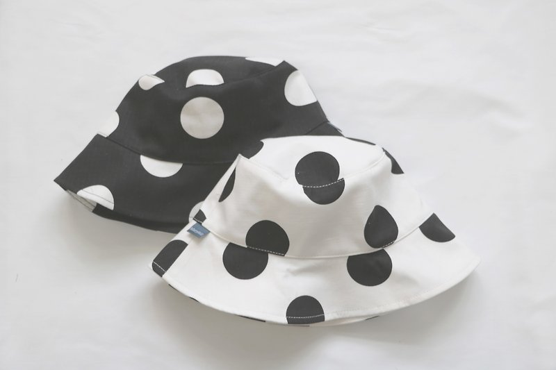 MaryWil野生の帽子 - 少し黒と白（シェルフに黒い斑点と白） - 帽子 - その他の素材 ブラック
