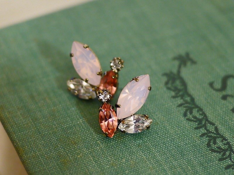 [Kim] * Charlene ‧ horse eye vintage jewelry gemstone earrings - pink protein (only one pair) - ต่างหู - เครื่องเพชรพลอย 