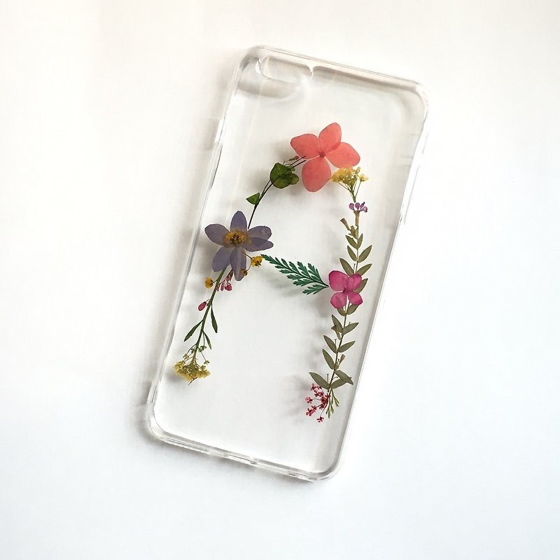 A for Amber::initial pressed flower phonecase - เคส/ซองมือถือ - พืช/ดอกไม้ หลากหลายสี
