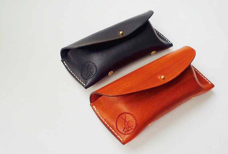 Fiber hand-made hand-sewn vegetable tanned leather glasses case - Glasses & Frames - Genuine Leather Brown