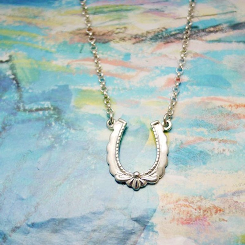 Georgia Tsao // Classic Horseshoe Silver Necklace - สร้อยคอ - โลหะ สีเทา