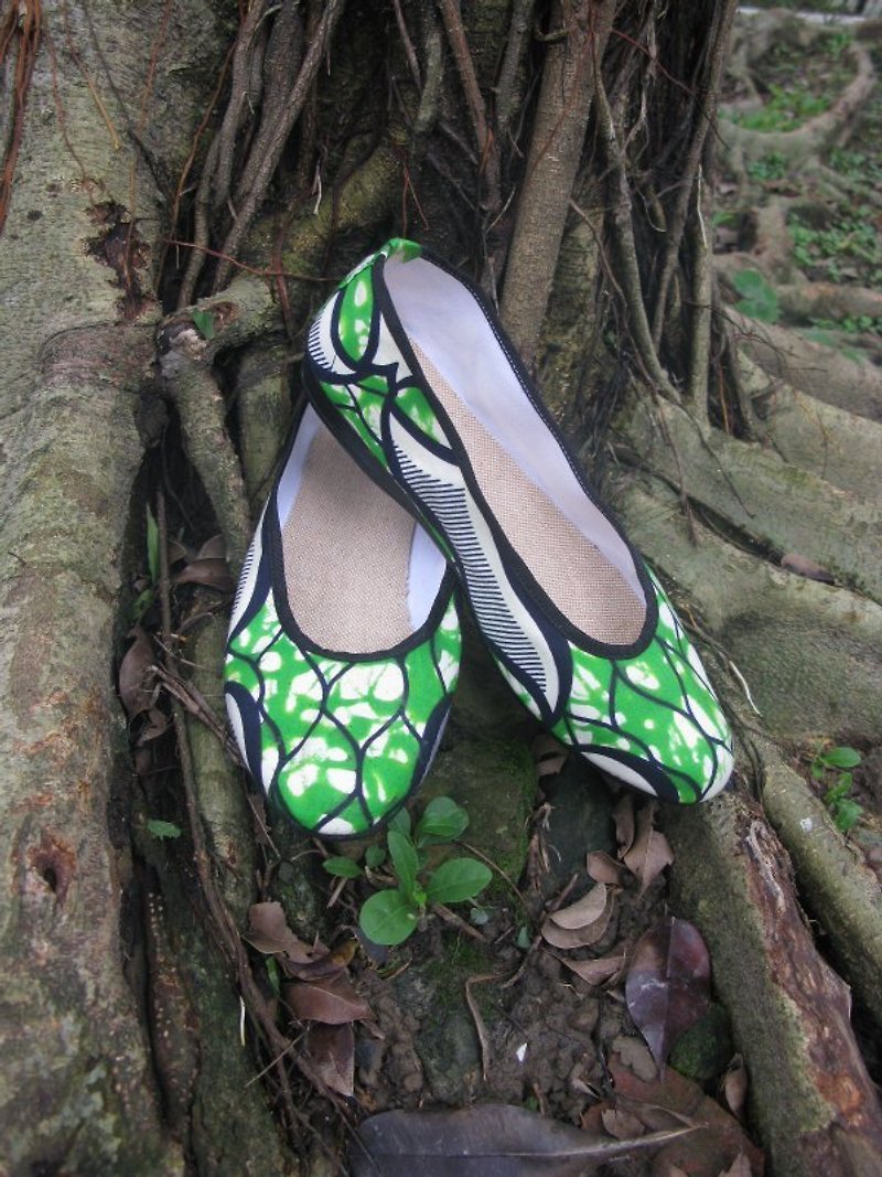 洋嘎YOUNGA非洲花布鞋：早春鮮綠 - 女款休閒鞋 - 棉．麻 