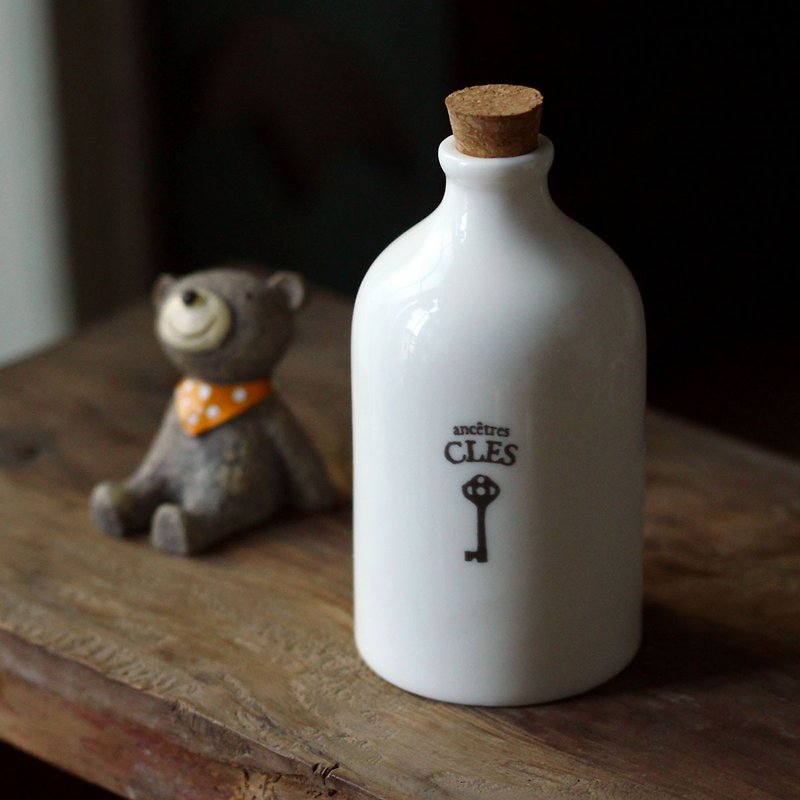 U-PICK原品生活 复古陶瓷精油瓶--钥匙 创意水培花器 花瓶 花插 - 植栽/盆栽 - 其他材質 