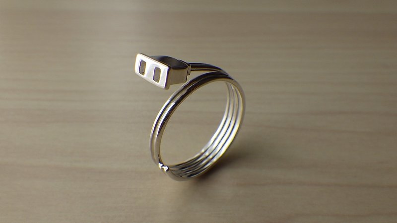 Outlet Ring - 戒指 - 其他金屬 銀色