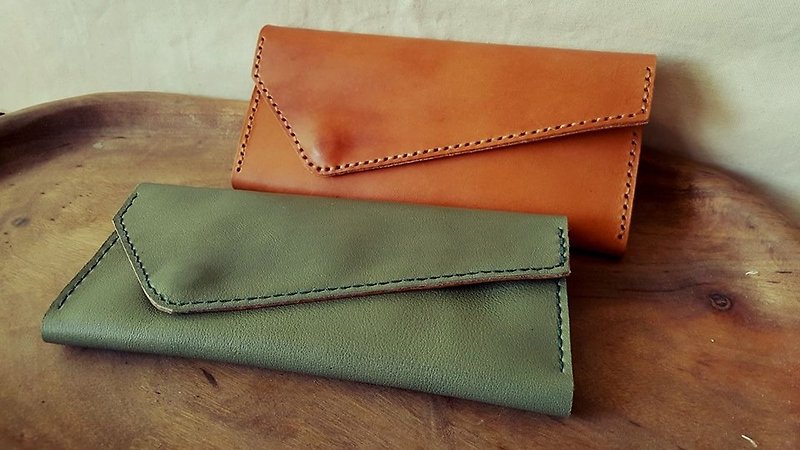 Simple retro personality olive green/retro yellow pure leather long wallet-engraving-birthday gift - กระเป๋าสตางค์ - หนังแท้ สีเขียว