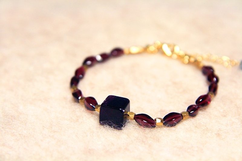 [Ofelia arts & amp; crafts] Natural Stone - Natural fluorite x Garnet Bracelet (remaining a) [J51-Rosemary] - Bracelets - Gemstone Red