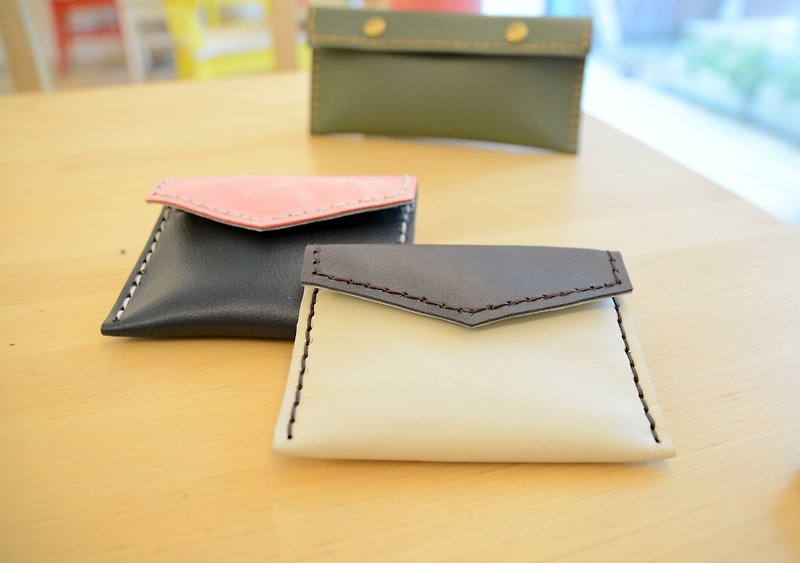 Hand-made leather ─ dual-purpose bag for change and business cards. Mushroom poet + hand made = The Mushroom Hand. (Coin purse, card holder bag, wallet, leather bag) - กระเป๋าใส่เหรียญ - หนังแท้ หลากหลายสี