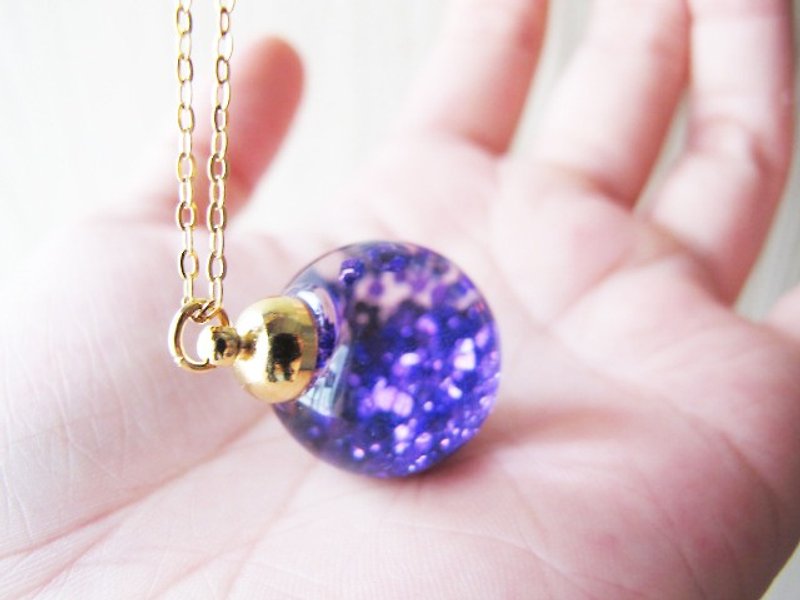 ＊Rosy Garden＊ purple glitter with water inisde glass ball necklace - Chokers - Glass Purple