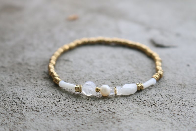 <☞ HAND IN HAND ☜> Moonstone - donut bracelet (0269) - Bracelets - Gemstone White