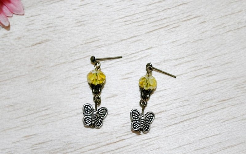 Alloy ＊Phnom Penh Butterfly ＊_Pin Earrings - ต่างหู - โลหะ สีเหลือง