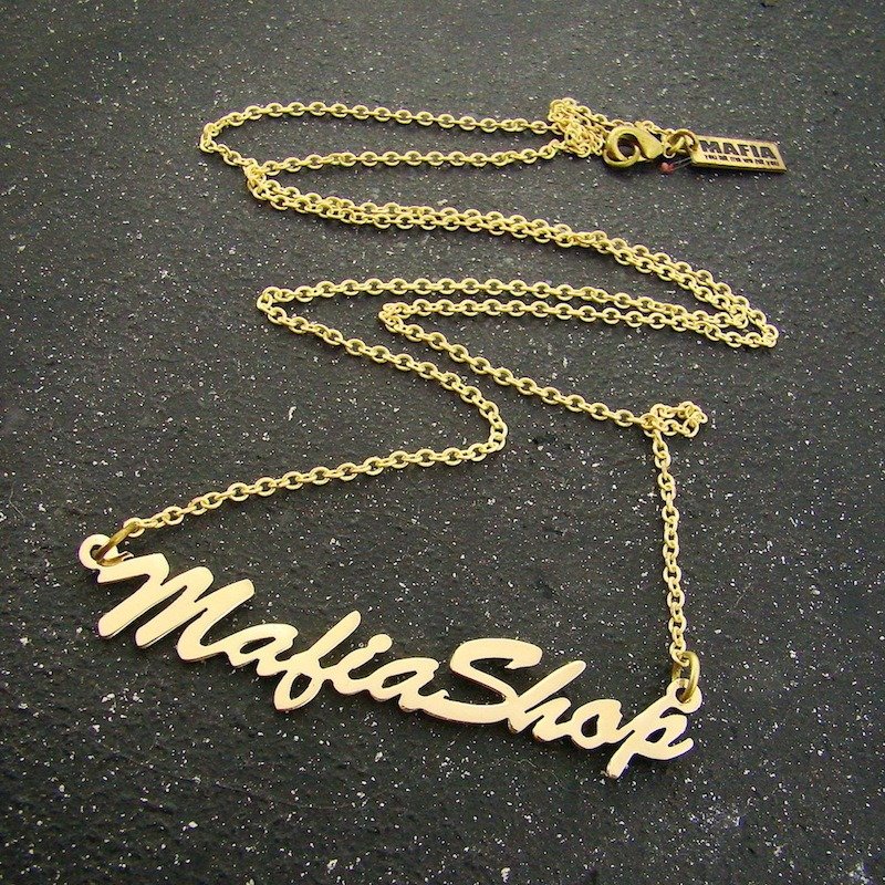 script-font-style-personal-nameplate-necklace-in-brass-mafia