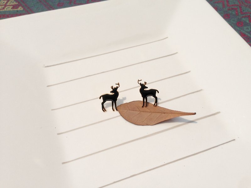 黒い鹿の手はイヤリングを作った - ピアス・イヤリング - 金属 ブラック