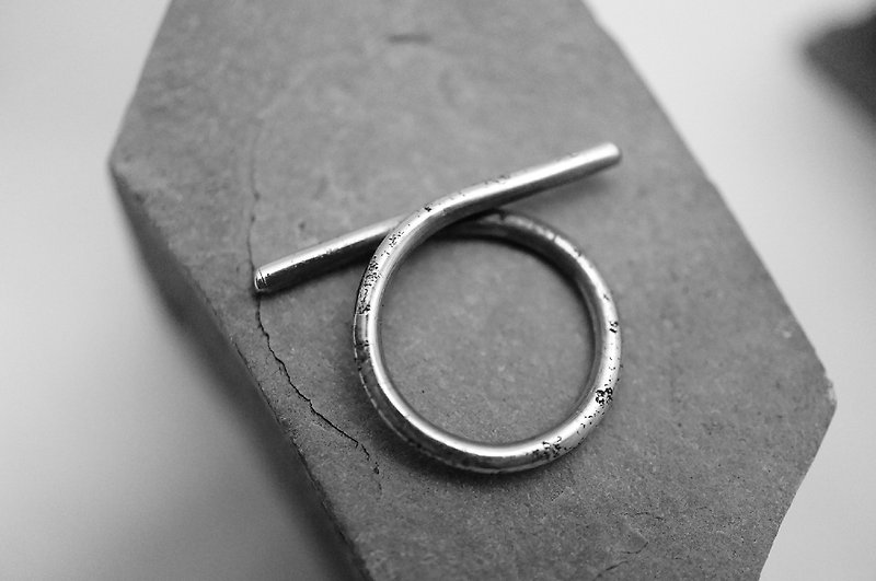【janvierMade】Chronos Sterling Silver Ring / Minimalist Chronos Ring / 925 Sterling Silver Handmade - แหวนทั่วไป - โลหะ สีเทา