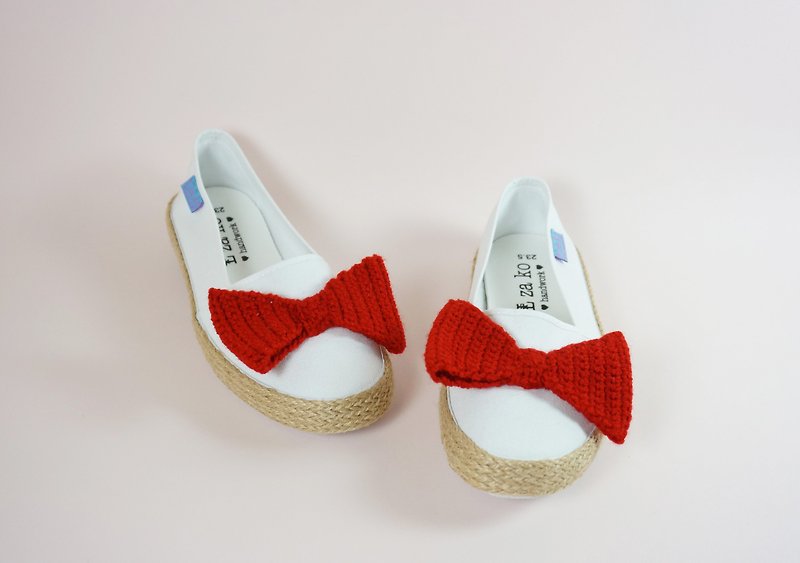Handmade casual lazy sneakers on white, large bows, woven models - รองเท้าลำลองผู้หญิง - ผ้าฝ้าย/ผ้าลินิน สีแดง