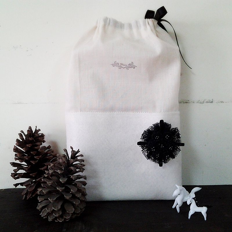 MFP small bouquet of white cotton handmade blankets + multipurpose pouch packaging - Other - Other Materials White