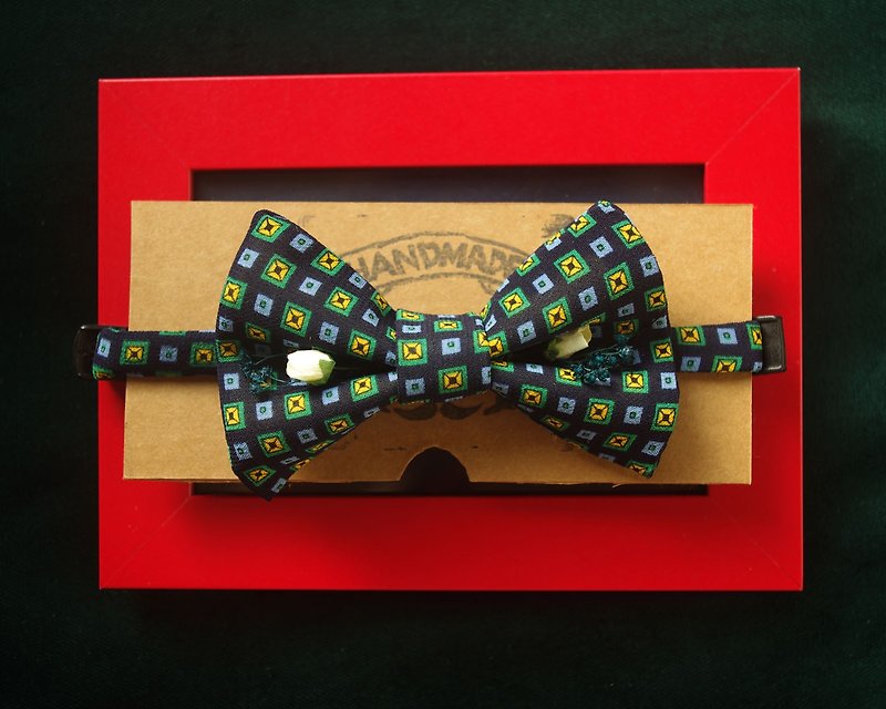 Papa's Bow Tie- tie restructuring antique cloth flowers white roses handmade tie - Mondrian - green - Valentine's gift - Ties & Tie Clips - Other Materials Green