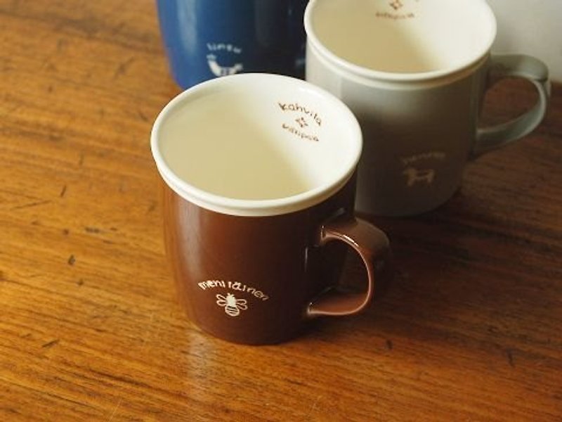 日本製 IZAWA  Moi你好嗎 溫暖釉色馬克杯 蜜蜂/咖啡 - 咖啡杯 - 瓷 咖啡色