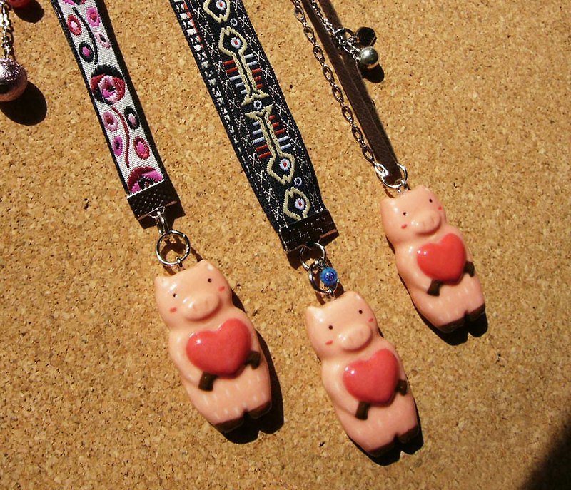小豬獻上愛鎖圈 - 吊飾 - 其他材質 多色