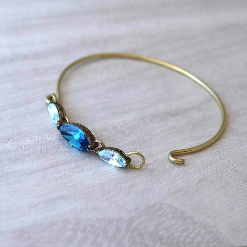 [Jewelry] Jin Xialin ‧ hit three horses eye color crystal bracelet - Bracelets - Gemstone 