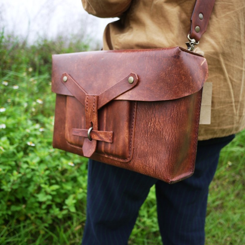 HIKER Leather Studio // Oblique backpack - Messenger Bags & Sling Bags - Genuine Leather Brown
