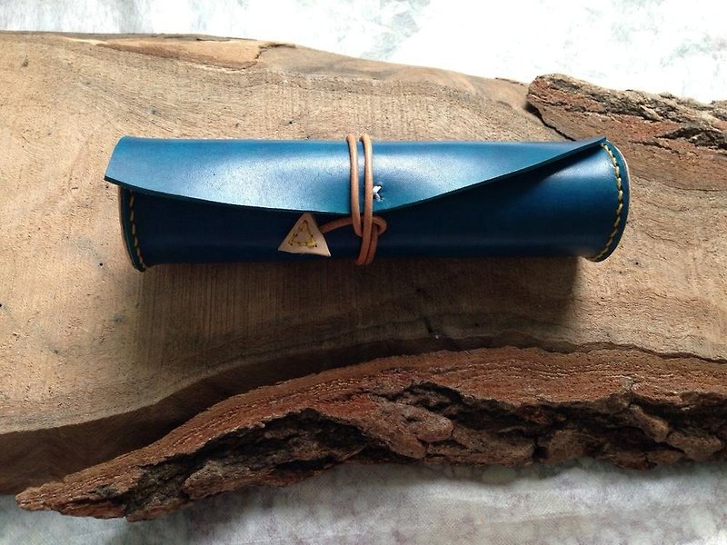Prototype Deep Blue Pencil Case_Hand-stained Leather Sewing - Pencil Cases - Genuine Leather Blue
