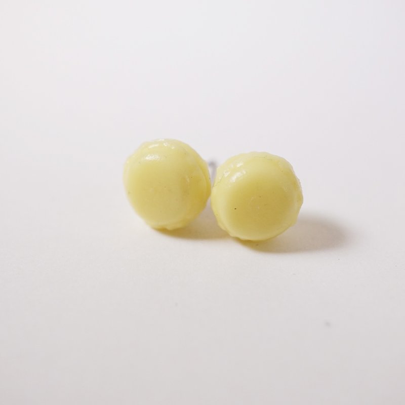 Playful Design French Macarons mini lemon yellow earrings - ต่างหู - ดินเหนียว 