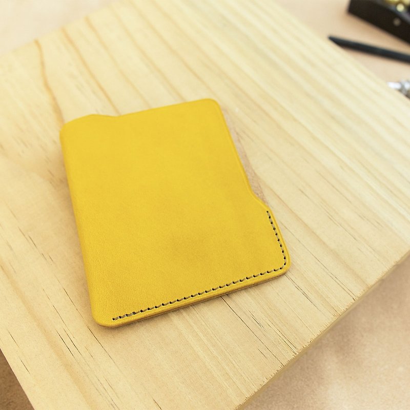 isni [simple wallet]  yellow design/handmade leather - ที่ใส่บัตรคล้องคอ - หนังแท้ สีเหลือง