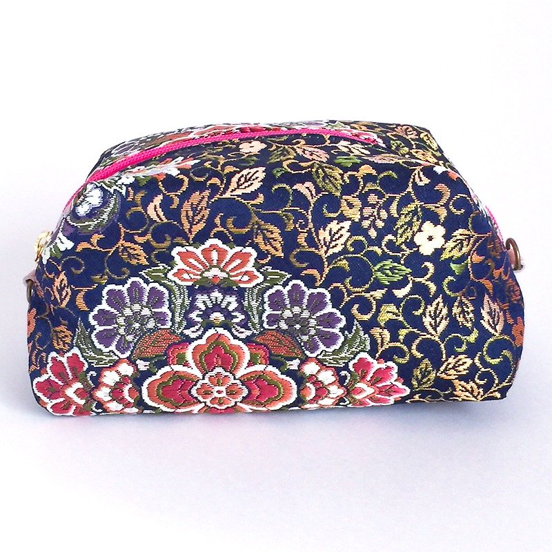 Pouch with Japanese Traditional Pattern, Kimono (Large) [Brocade] - Toiletry Bags & Pouches - Other Materials Black