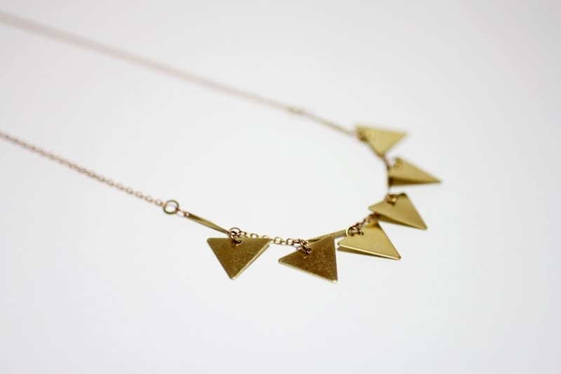 Six small triangle of brass are simple geometric shapes chain clavicle - Collar Necklaces - Other Metals Gold