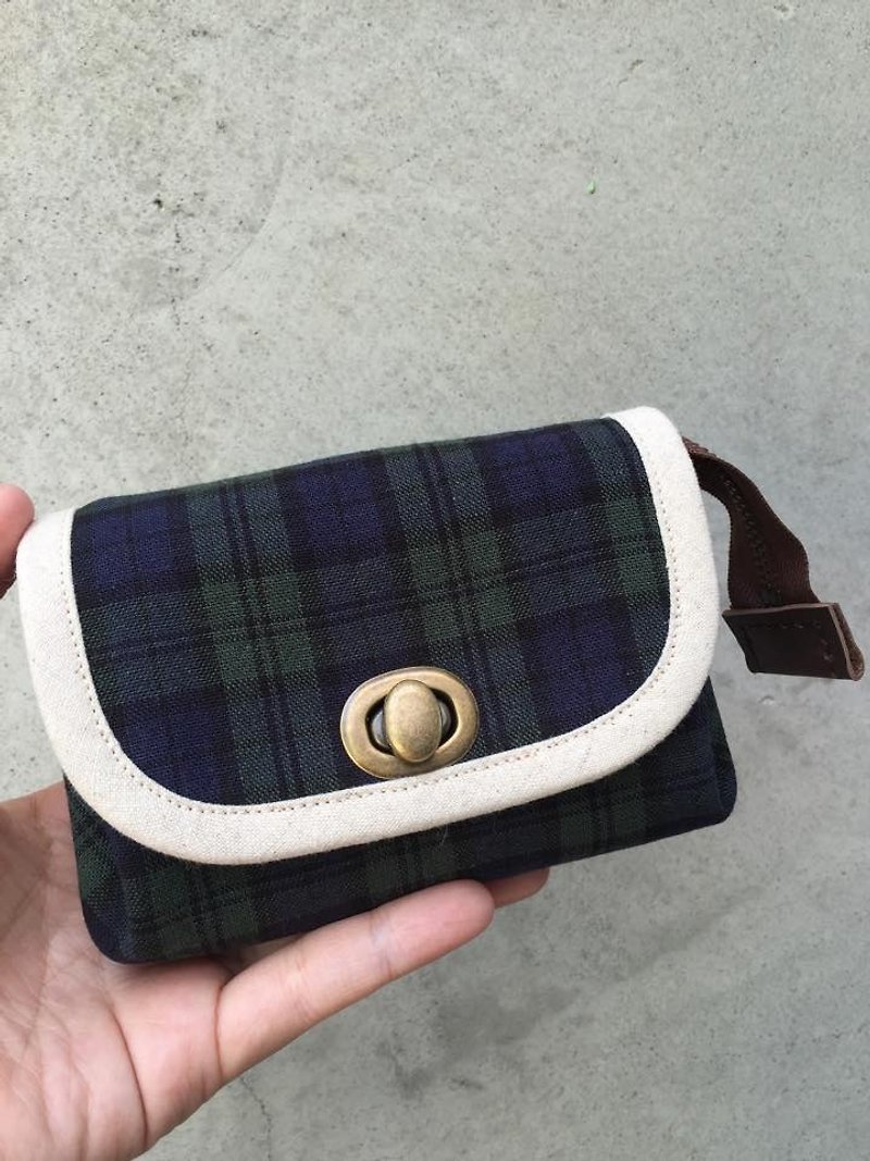 ﹝ Clare handmade cloth ﹞ classic preppy blue and green checkered cloth paragraph * A retro turn buckle Clutch - Wallets - Other Materials Blue