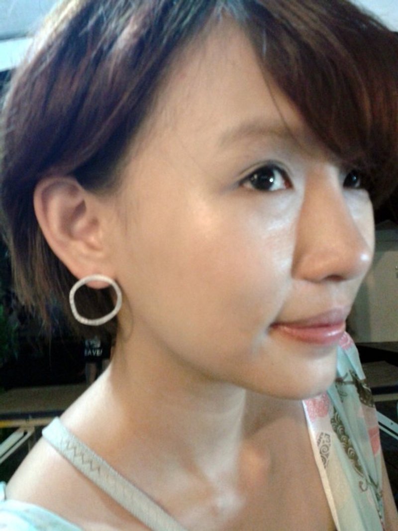 Forging knock Series Forging collection Silver handmade silver earrings FGE004 Taiwanese designers - ต่างหู - โลหะ 