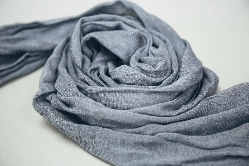 膠原蛋白涼感絲巾 - 灰 - 絲巾 - 其他材質 灰色