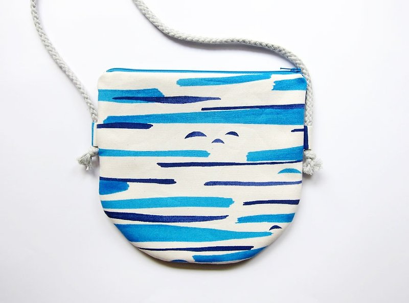 Semi-slung zipper bag / purse watercolor waves (also choose other purse fabric pattern) - กระเป๋าแมสเซนเจอร์ - วัสดุอื่นๆ สีน้ำเงิน