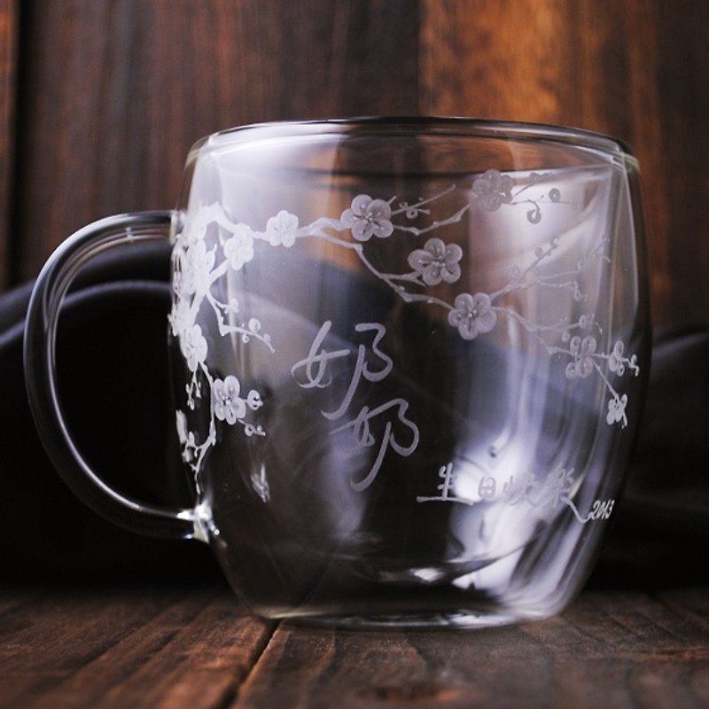 300cc【雙層杯藝術雕刻】梅花雙層杯玻璃雕藝術茶杯 耐熱玻璃保溫隔熱 祝壽賀禮 客製化 - 酒杯/酒器 - 玻璃 咖啡色